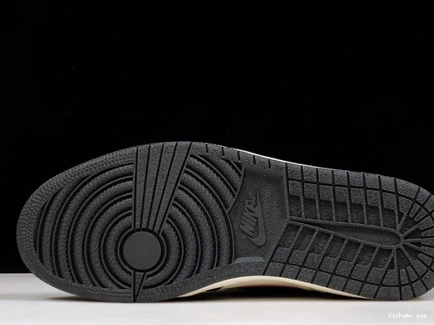 - Star 555088 'A High 015 OG Retro Air Is Born' Jordan 1 0530